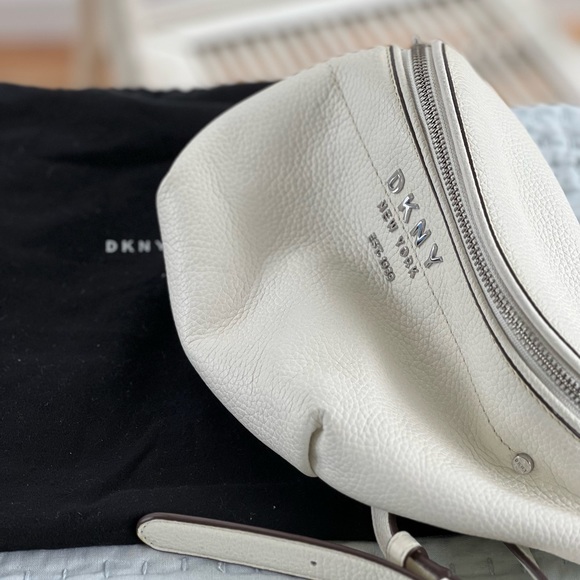 White DKNY belt or cross the body Thompson Belt Bag. - Picture 7 of 8